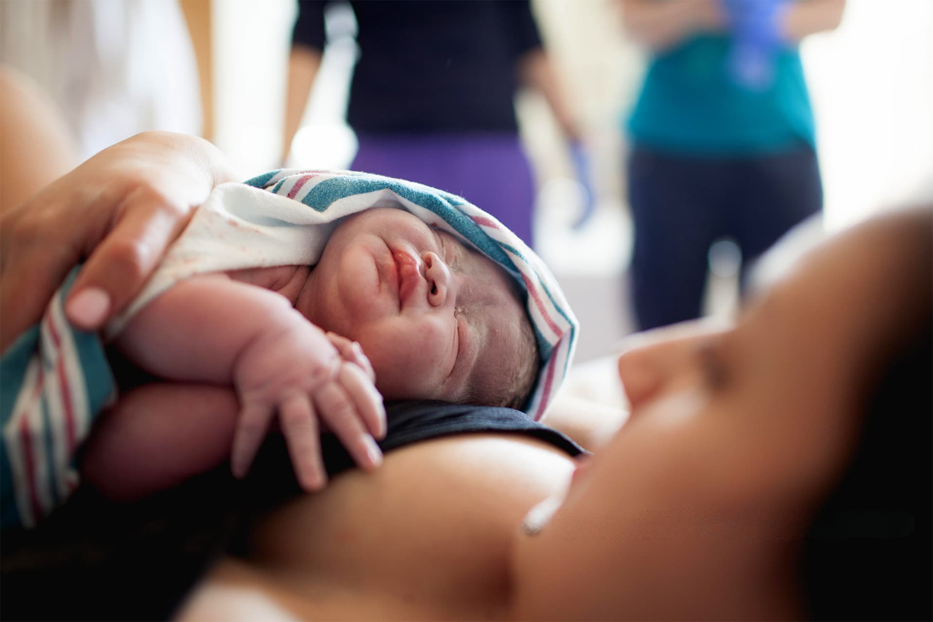What It’s Like to Give Birth in a Birth Center: A Calm, Empowering Experience